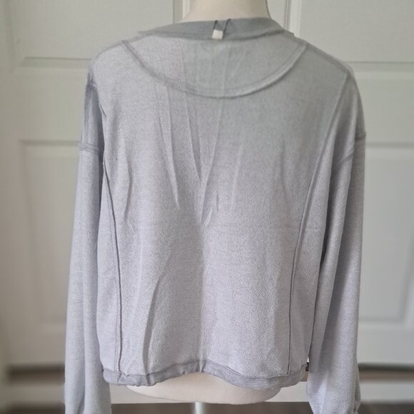 CTU Cropped Pullover Sweatshirt Long Sleeve Crewneck, pull on hem Small NWT - Picture 16 of 16